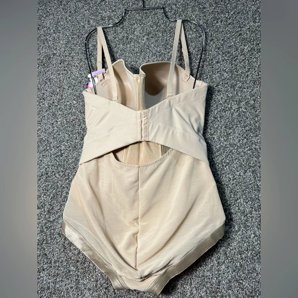 NWT Maidenform Ultra Firm Control Body Shaper with Convertible Bra Size 36D - Picture 6 of 7
